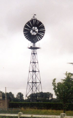 Courville-sur-Eure : pompe éolienne