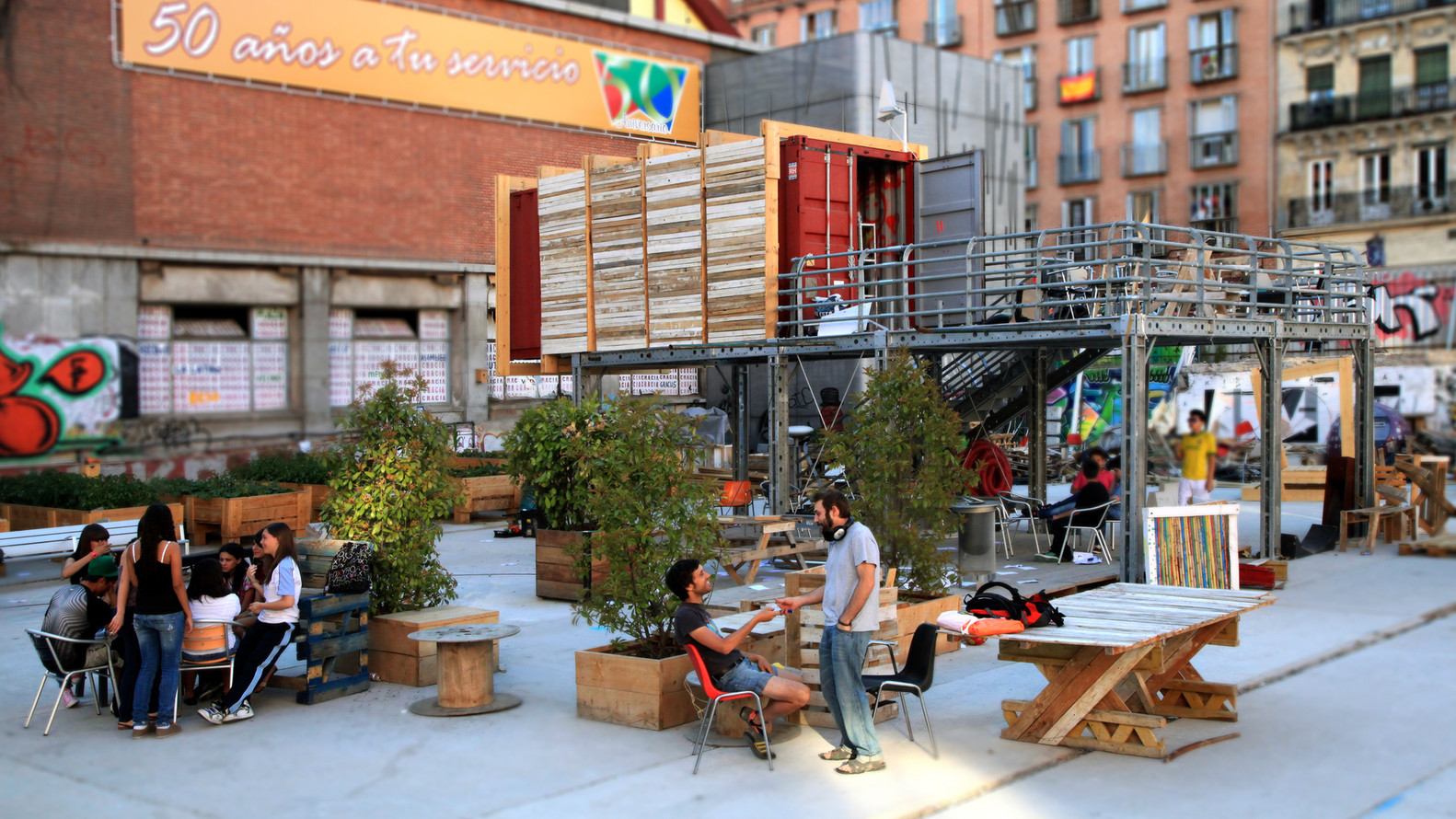 El campo de la Cebada pendant l'occupation.jpg