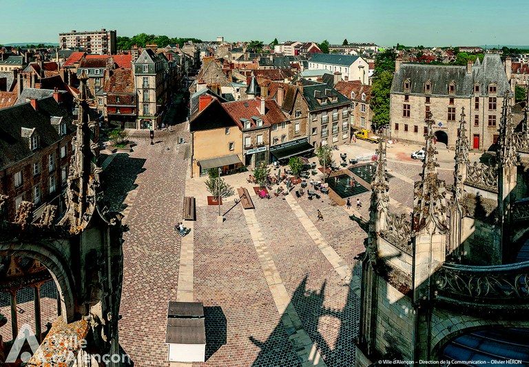 Place de la Magdeleine 2.jpg