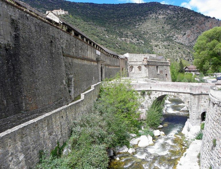 Villefranche-de-Conflent_(66)_Remparts_02.jpg