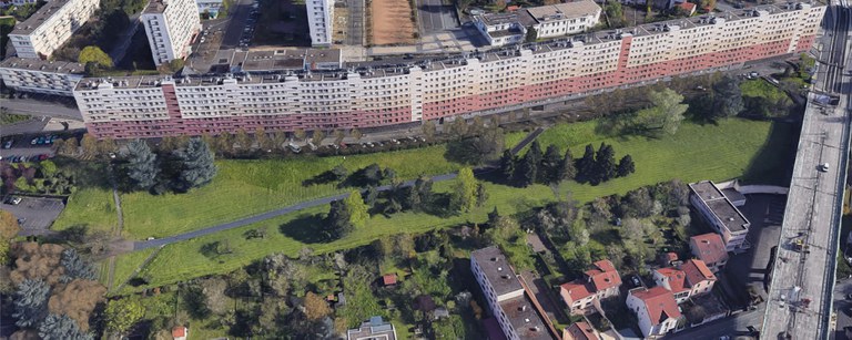 Clermont_Ferrand_muraille_Parc.jpg