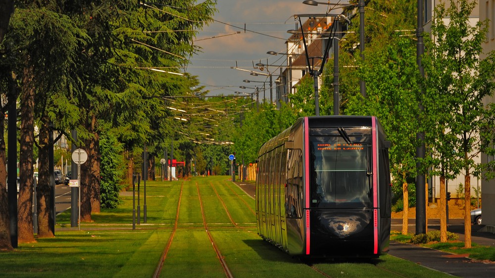 tram quartier europe.jpg