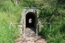 Villepreux Pont ferroviaire Tunnel Ouest.jpg