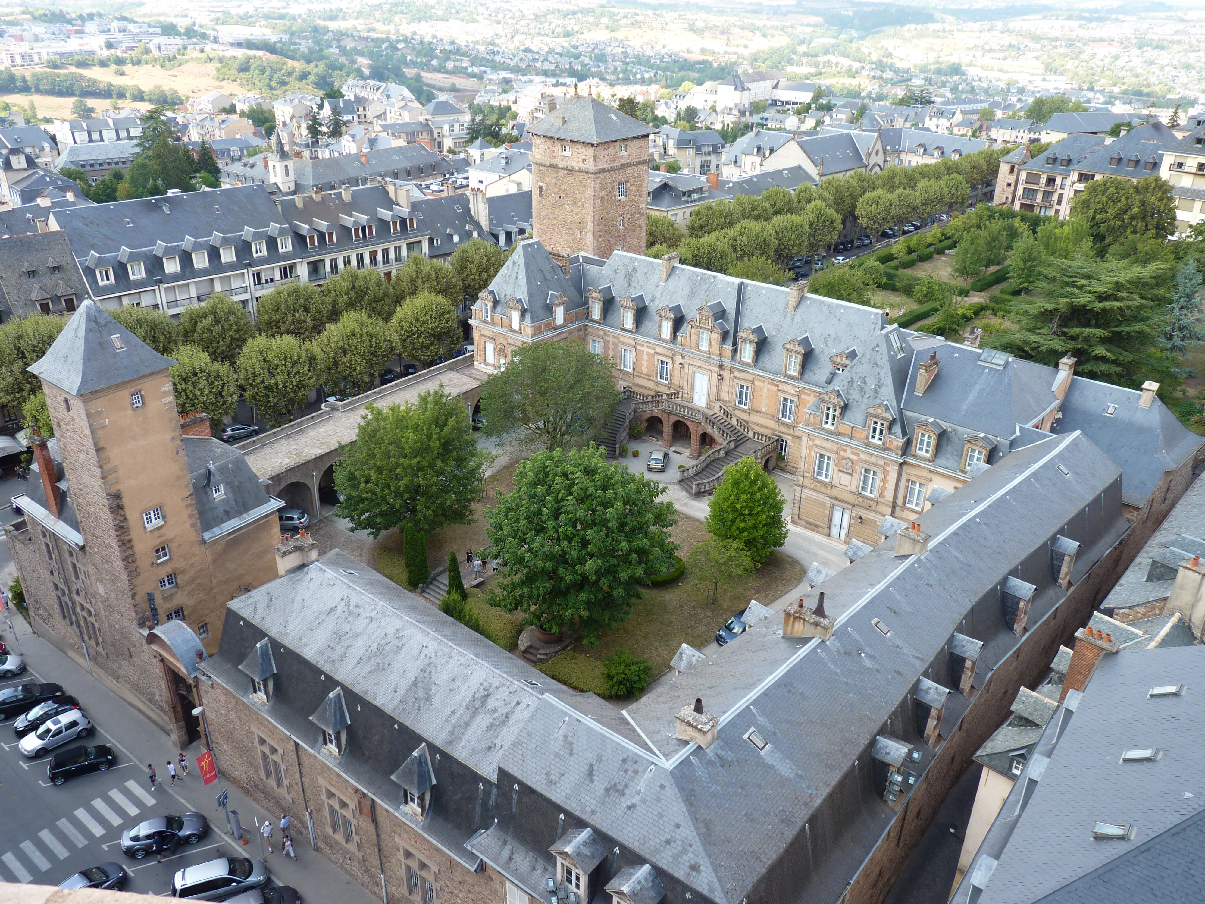 Rodez_Ancien_évêché.jpg