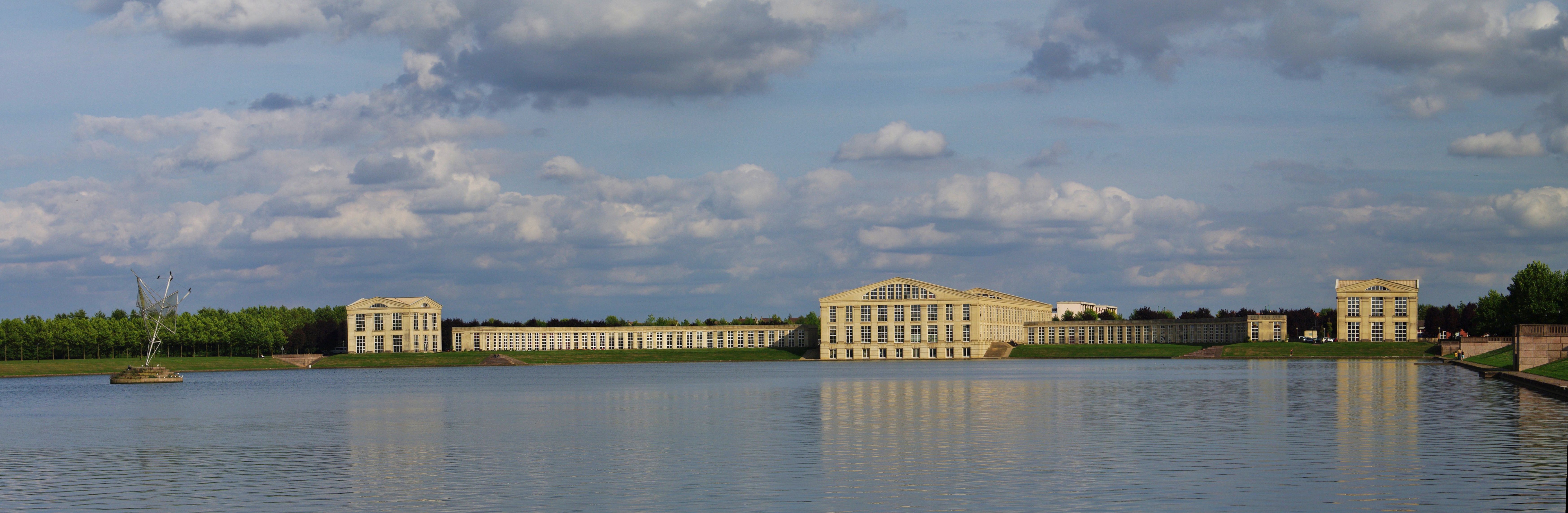 SQY Sourderie - Temples du Lac CCBYSA Astesana.jpg