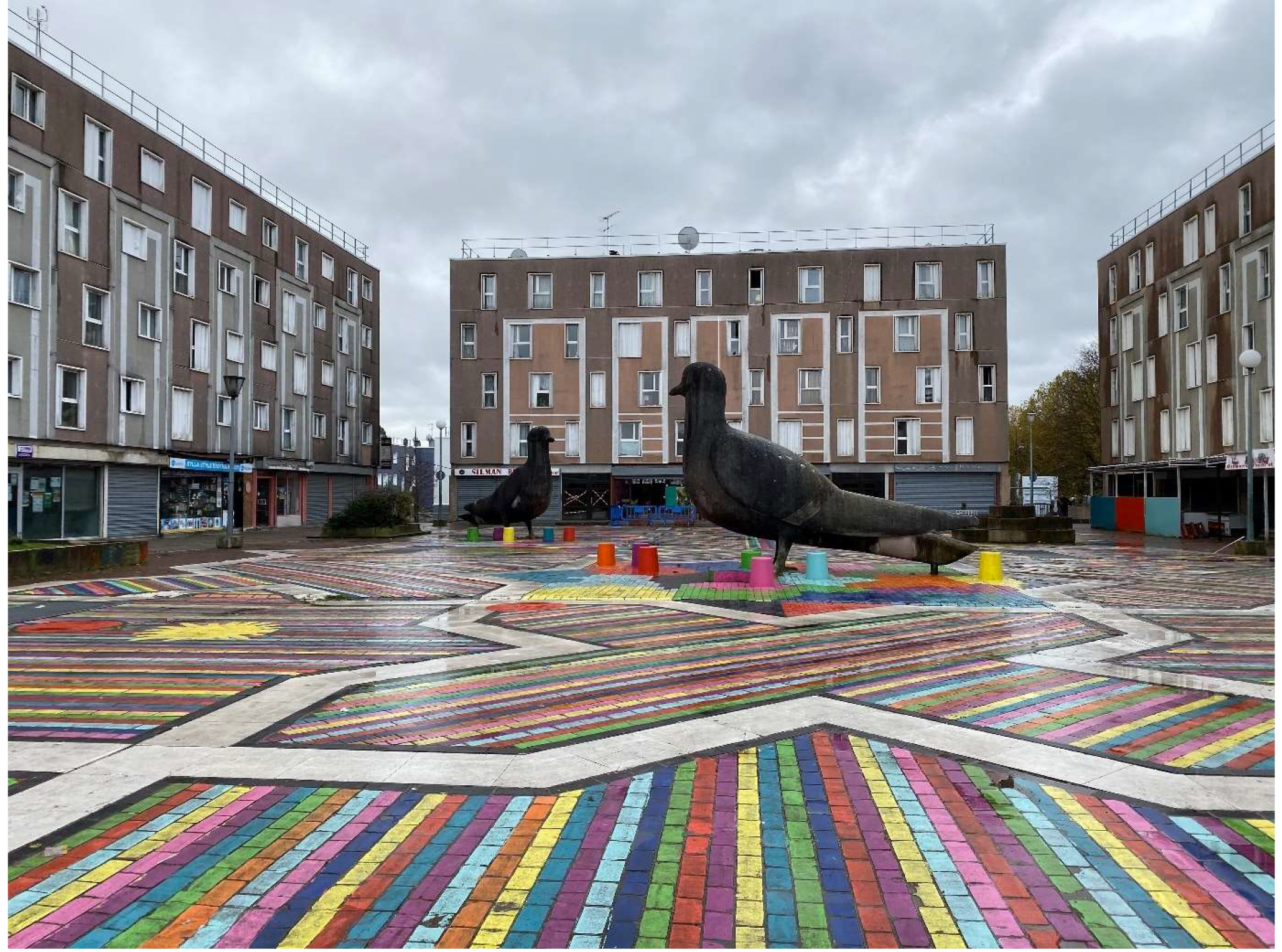 La Grande Borne Pigeons Place de la Treille.png