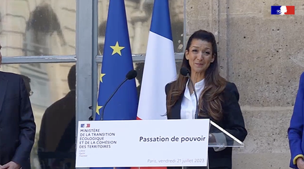 Passation de pouvoirs Sabrina Agresti Roubache.png