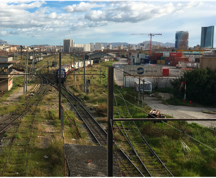 Marseille Parc des Aygalades photo faisceau ferroviaire.png