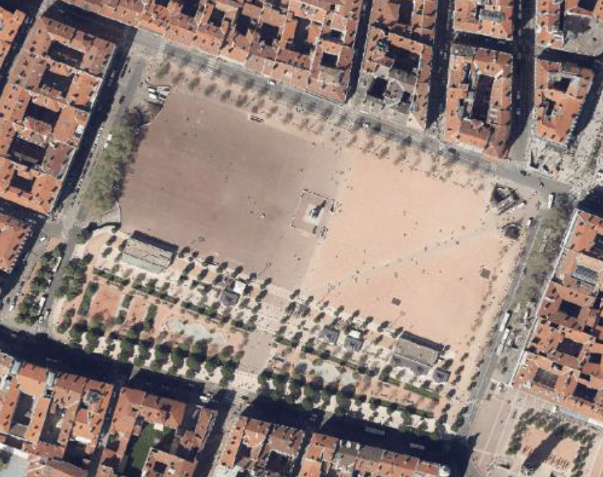 Lyon_place Bellecour_vue aérienne.png