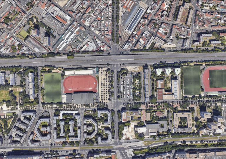 Porte de Clignancourt Google Earth.png